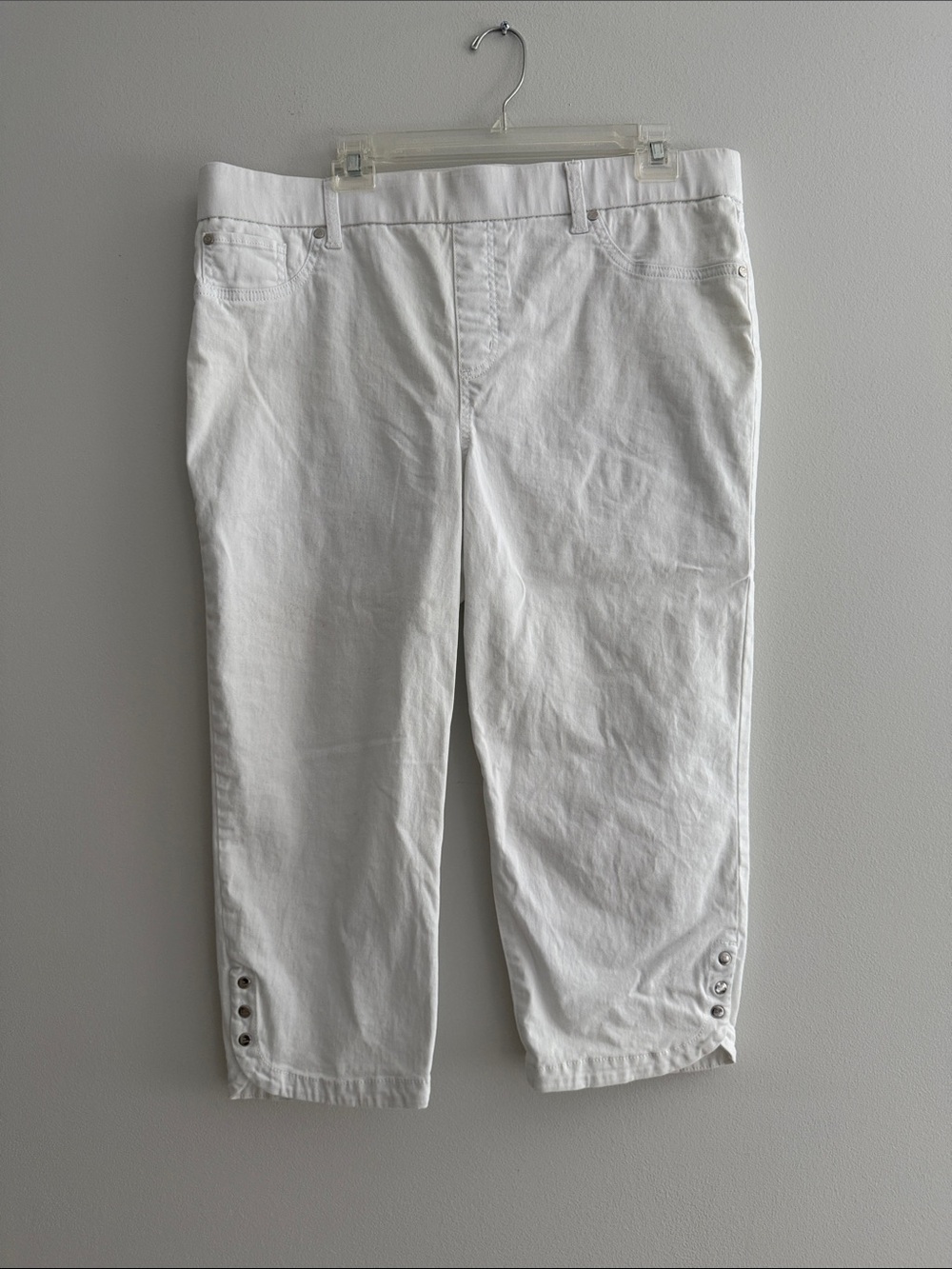 Kim Rogers White Tummy Control Capris